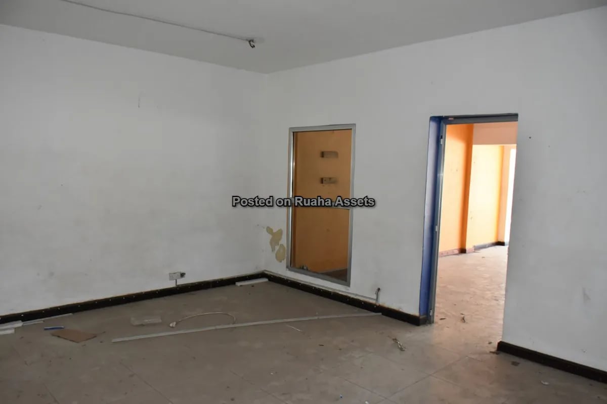 Showroom and Warehouse Space for rent at Victoria image 2