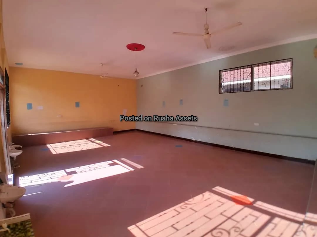 Shule Nzuri ya Kisasa Inauzwa Madale image 8