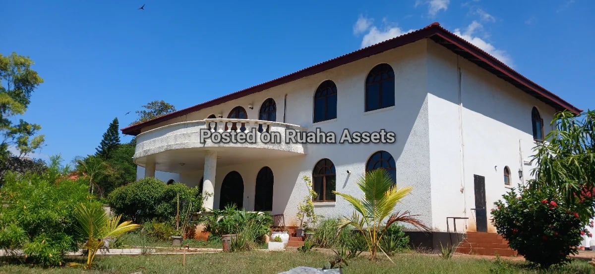 Mansion on One Acre for Sale image 2