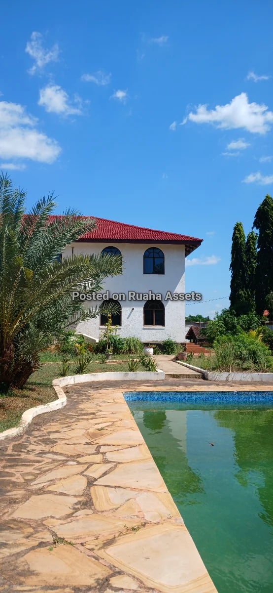 Mansion on One Acre for Sale image 3