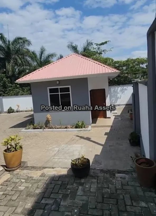 Nyumba ya Vyumba Vinne Inauzwa Goba image 4