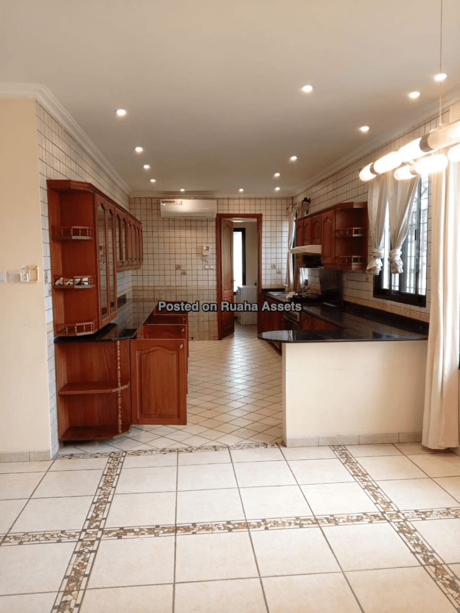 Beach front House for Sale image 11