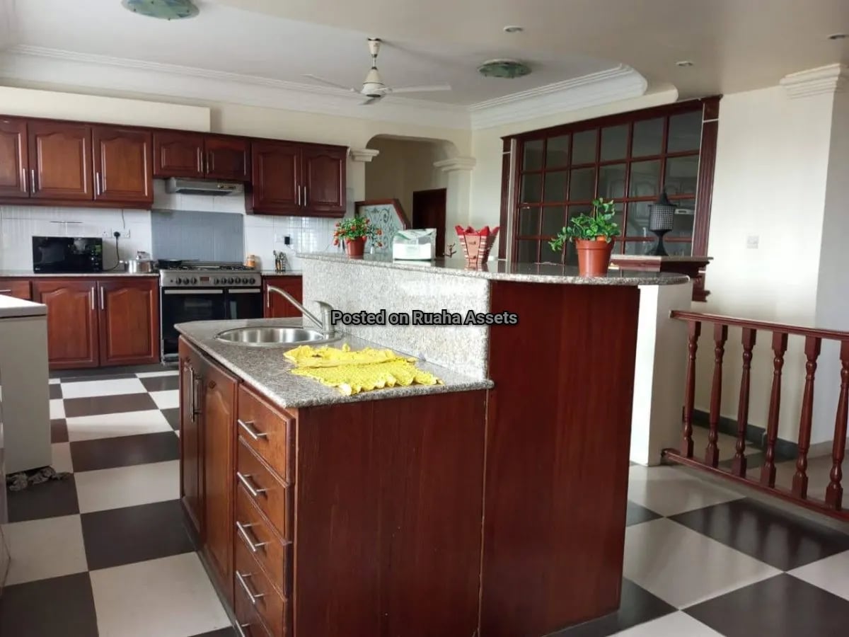 Penthouse For Sale at Upanga East image 11