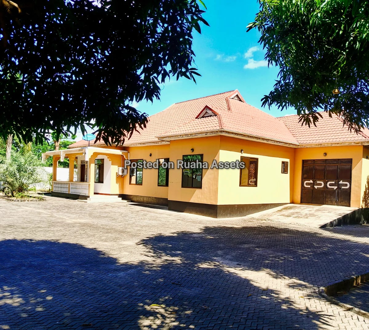 Three Modern Houses in one plot image 3